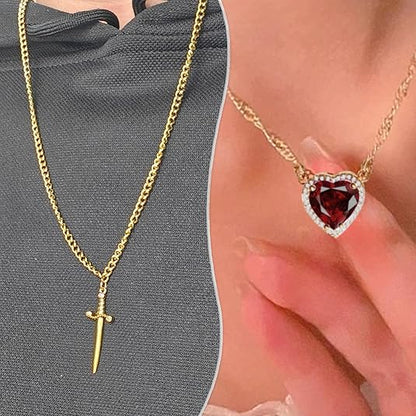 Collar Corazón & Espada 💞 El símbolo de un amor que elige quedarse. Se envía entre dorado y plateado al azar con caja de regalo.